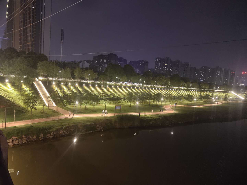 Landscape lighting of steamed water east embankment in Hengyang City